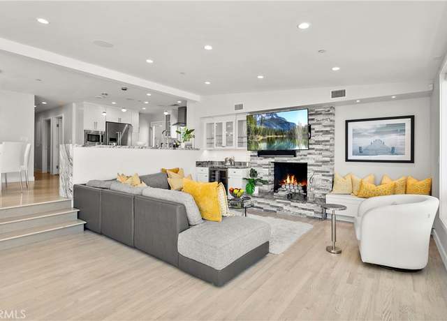 Property at 166 Fairview St, Laguna Beach, CA 92651, 5 beds, 4.5 baths