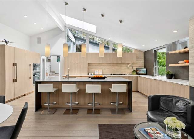 Property at 1900 Catalina St, Laguna Beach, CA 92651, 3 beds, 3.5 baths