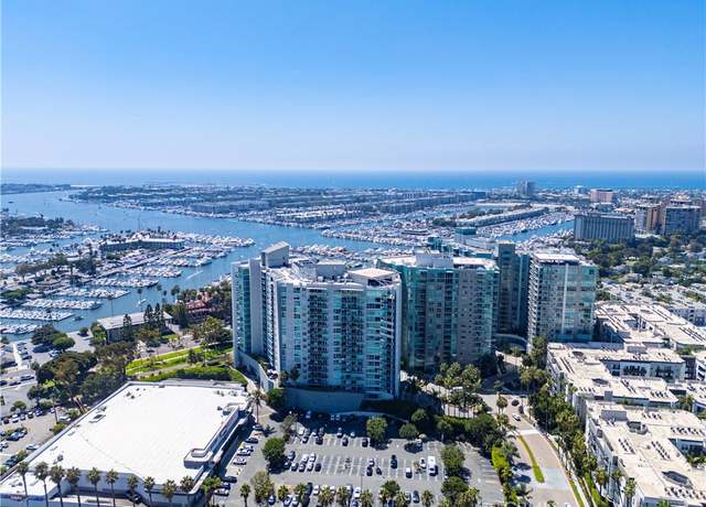 Property at 13600 Marina Pointe Dr #501, Marina Del Rey, CA 90292, 2 beds, 2.5 baths