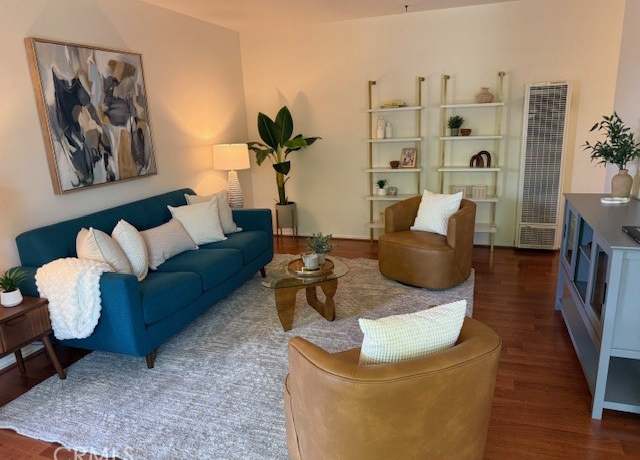 Property at 307 Cherry Ave #6, Long Beach, CA 90802, 1 bed, 1 bath
