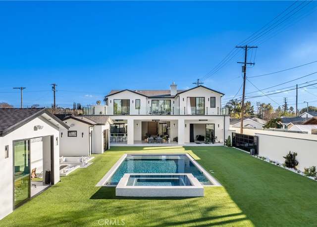 Property at 22747 Califa St, Woodland Hills, CA 91367, 12 beds, 9.5 baths