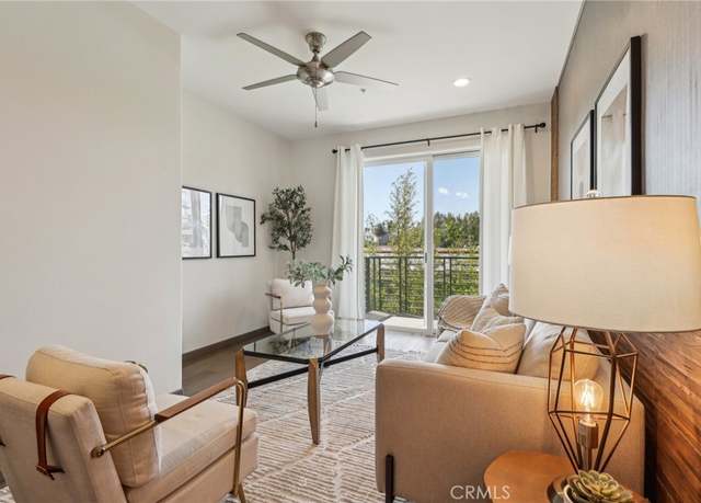Property at 903 S New Hampshire Ave #303, Los Angeles, CA 90006, 3 beds, 2 baths