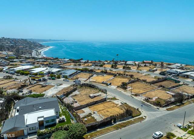 Property at 18449 Kingsport Dr, Malibu, CA 90265
