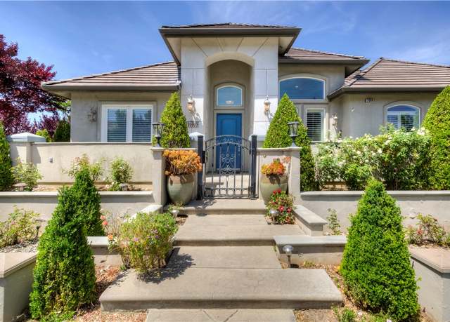 Property at 2096 E Olympic Ave, Fresno, CA 93730, 4 beds, 3.5 baths