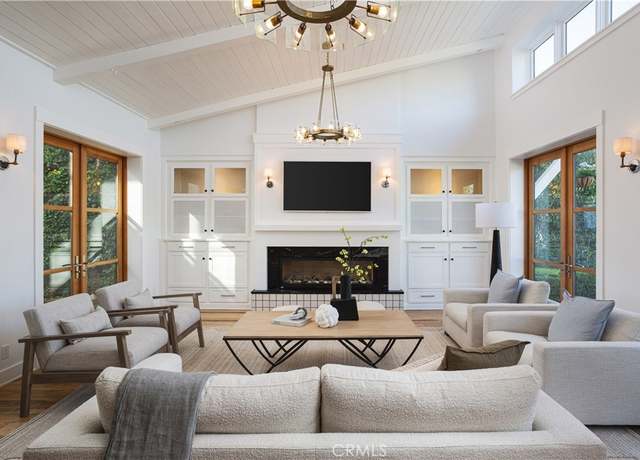 Property at 2217 Laurel Pl, Newport Beach, CA 92663, 4 beds, 4.5 baths
