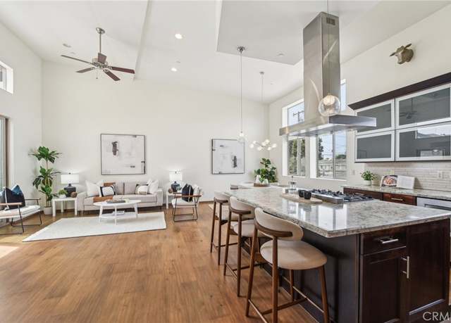 Property at 2205 Rockefeller Ln Unit B, Redondo Beach, CA 90278, 4 beds, 3 baths