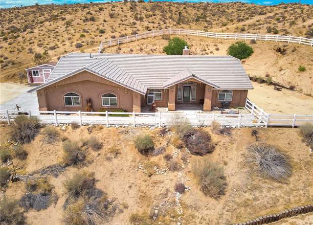 Property at 9696 Milpas Dr, Apple Valley, CA 92308, 3 beds, 2 baths