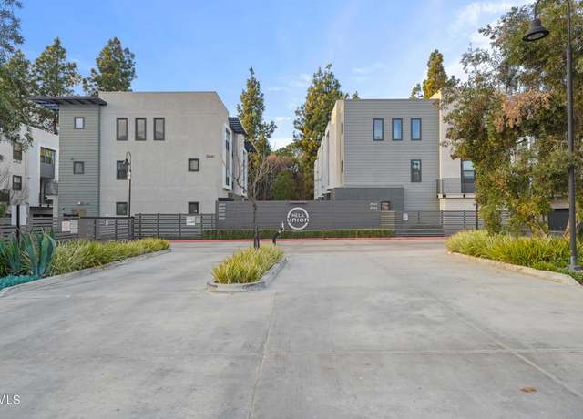 Property at 3901 Eagle Rock Blvd #18, Los Angeles, CA 90065, 2 beds, 2.5 baths