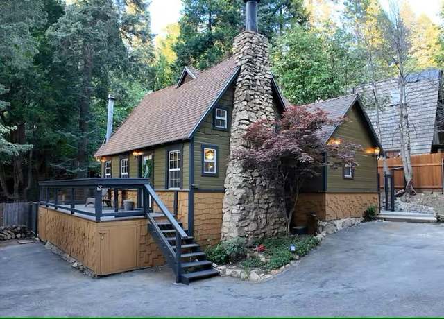 Property at 810 Lake Dr, Lake Arrowhead, CA 92352, 2 beds, 2 baths
