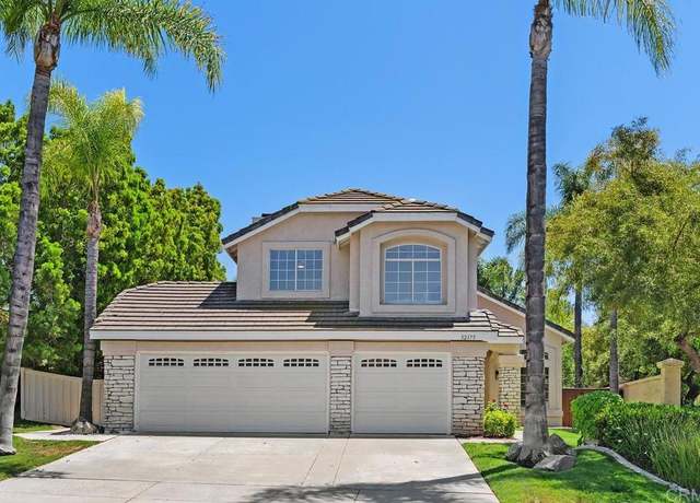 Property at 32175 Via Flore, Temecula, CA 92592, 4 beds, 2.5 baths