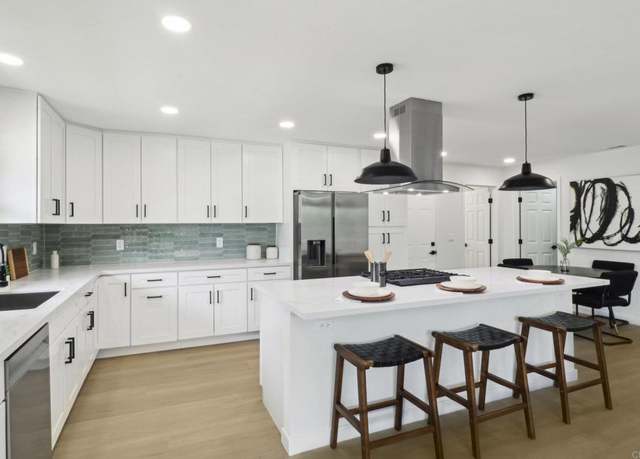 Property at 3243 Carolyn Cir, Oceanside, CA 92054, 4 beds, 2 baths