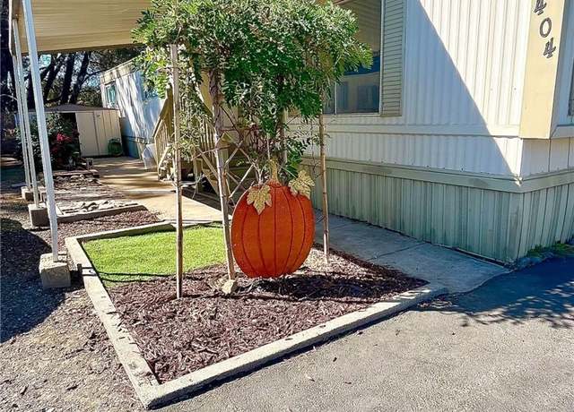 Property at 703 Oro Dam Blvd W #404, Oroville, CA 95965, 2 beds, 1 bath