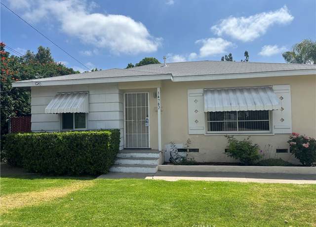 Property at 14782 Holt Ave, Tustin, CA 92780, 8 beds, 4 baths