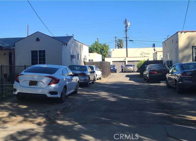 Property at 7040 Baird Ave, Reseda, CA 91335, 6 beds, 4 baths