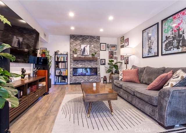 Property at 18307 Burbank Blvd #86, Tarzana, CA 91356, 1 bed, 1 bath