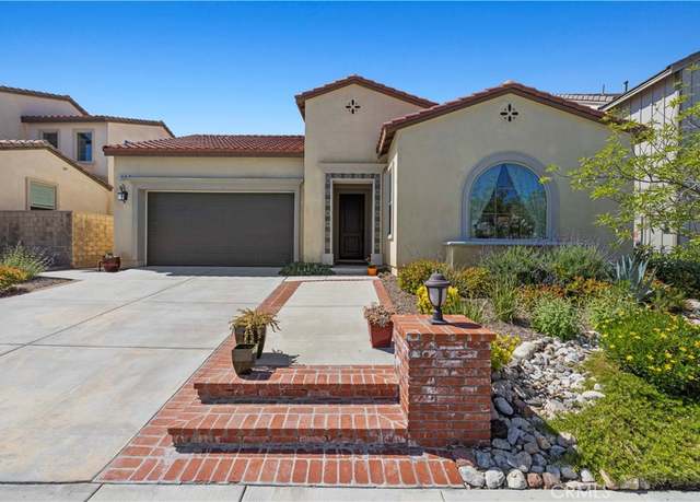 Property at 18696 Cedar Crest Dr, Canyon Country, CA 91387, 4 beds, 3 baths