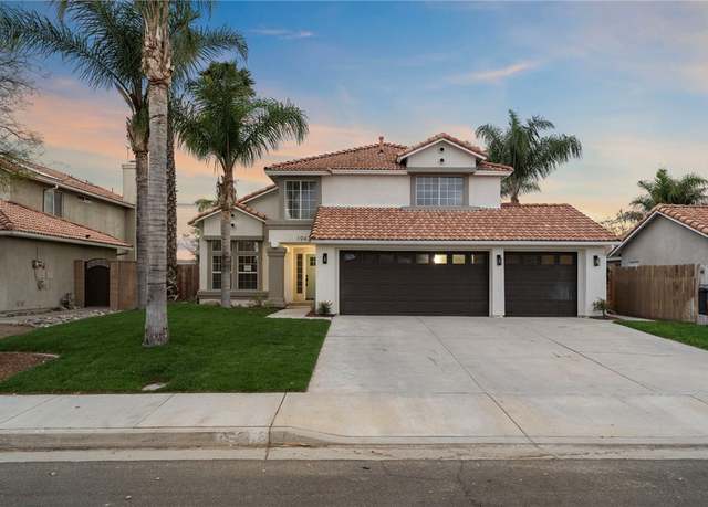 Property at 1947 Harbor Dr, Hemet, CA 92545, 4 beds, 2.5 baths