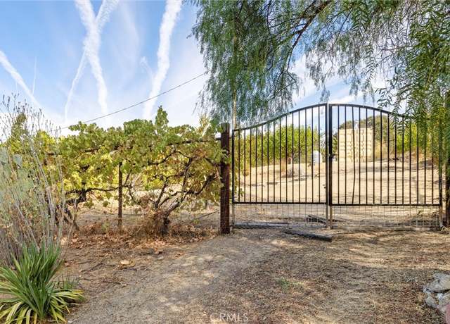 Property at 53121 Smith Rd, Bradley, CA 93426, 2 beds, 1.5 baths