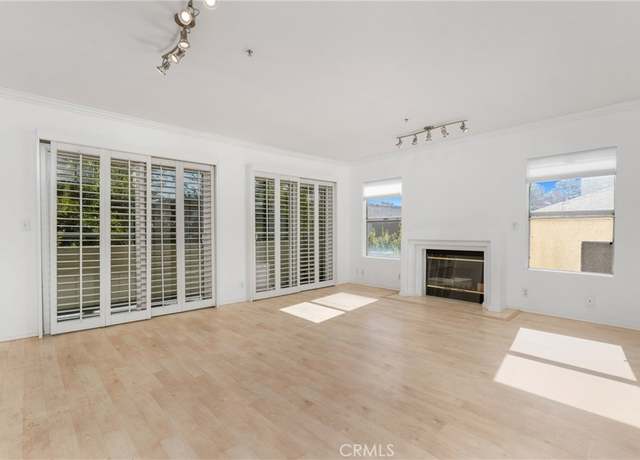 Property at 4426 Ventura Canyon Ave #204, Sherman Oaks, CA 91423, 2 beds, 2.5 baths