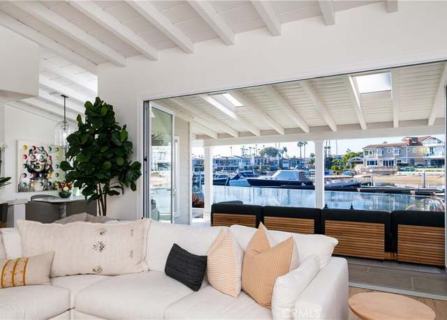 Property at 56 Balboa Cvs, Newport Beach, CA 92663, 5 beds, 4 baths