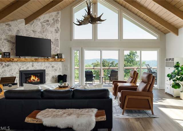 Property at 27625 St Bernard Ln, Lake Arrowhead, CA 92352, 3 beds, 2 baths