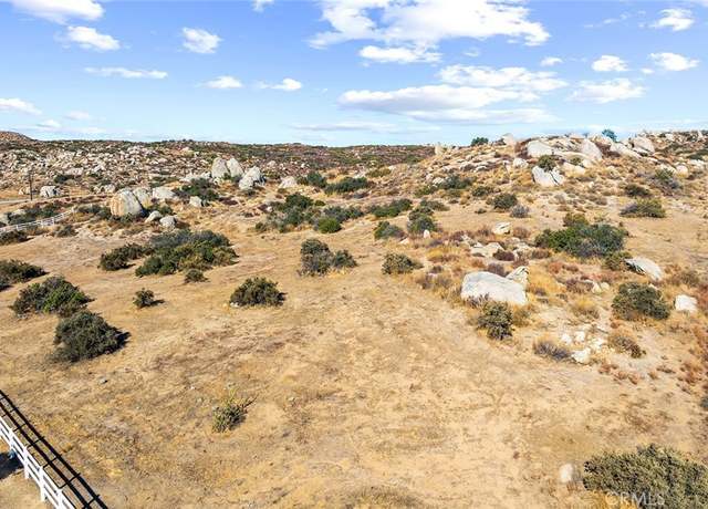Property at 43821 Soaring Hawk Rd, Aguanga, CA 92536