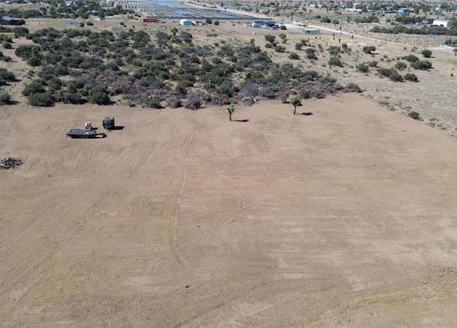 Property at 10 Capelin Rd, Phelan, CA 92371