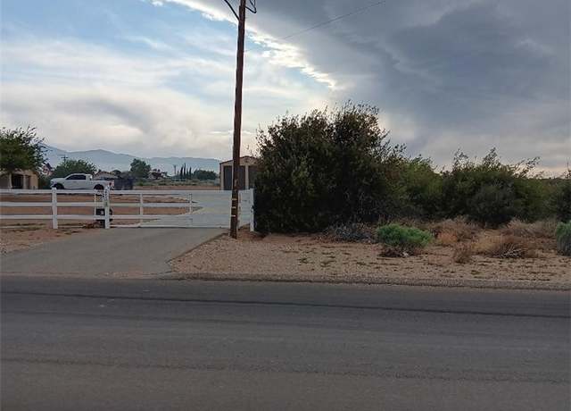 Property at 7786 Capelin Rd, Phelan, CA 92371