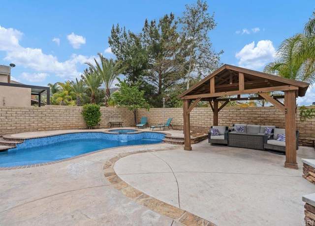 Property at 28331 Lorita Ln, Saugus, CA 91350, 4 beds, 3 baths