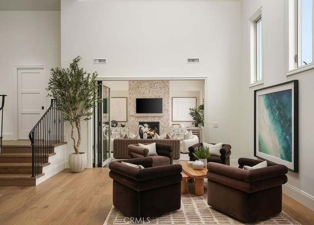 Property at 412-1/2 Goldenrod Ave, Corona Del Mar, CA 92625, 2 beds, 2.5 baths
