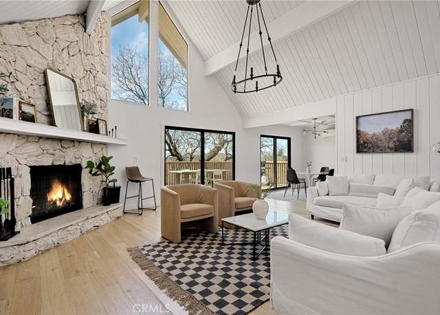Property at 1204 Yellowstone Dr, Lake Arrowhead, CA 92352, 4 beds, 2 baths
