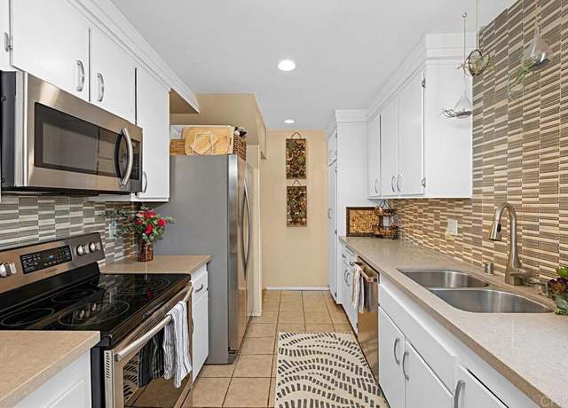 Property at 2284 Caminito Pajarito #147, San Diego, CA 92107, 2 beds, 1.5 baths
