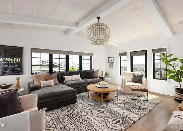Property at 1173 Norwich Ln, Ventura, CA 93001, 4 beds, 4.5 baths