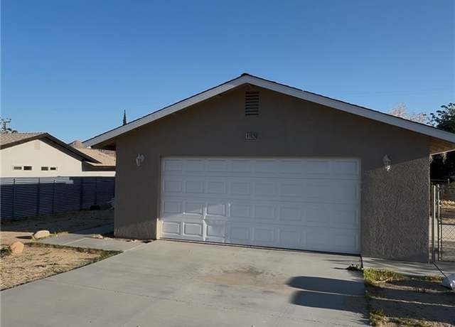 Property at 61929 Petunia Dr, Joshua Tree, CA 92252, 3 beds, 2 baths