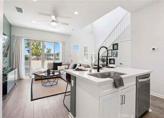 Property at 296 Alienta Ln, Rancho Mission Viejo, CA 92694, 2 beds, 2.5 baths