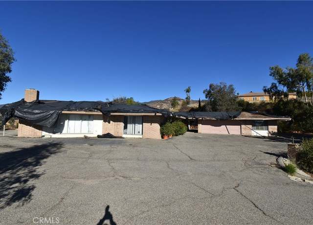 Property at 3618 Hemlock Dr, San Bernardino, CA 92404, 3 beds, 2.5 baths