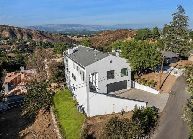 Property at 23625 Summit Dr, Calabasas, CA 91302, 3 beds, 3 baths