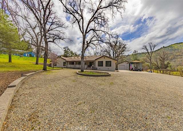 Property at 45344 S Oakview Dr, Oakhurst, CA 93644, 3 beds, 3 baths