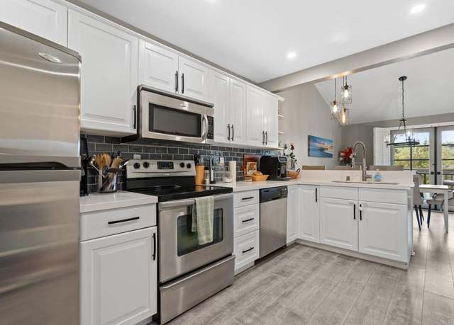 Property at 5987 Gaines St, San Diego, CA 92110, 2 beds, 2.5 baths