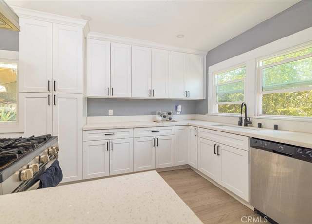 Property at 328 Vista Pl, Los Angeles, CA 90042, 2 beds, 1 bath