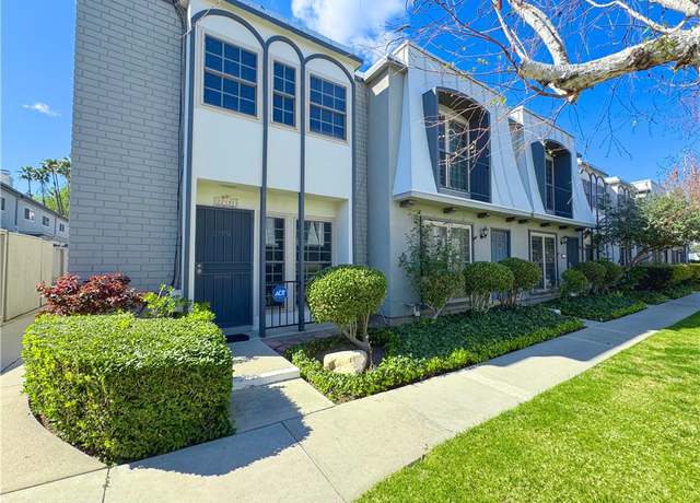 Property at 22131 Oxnard St, Woodland Hills, CA 91367, 2 beds, 1.5 baths