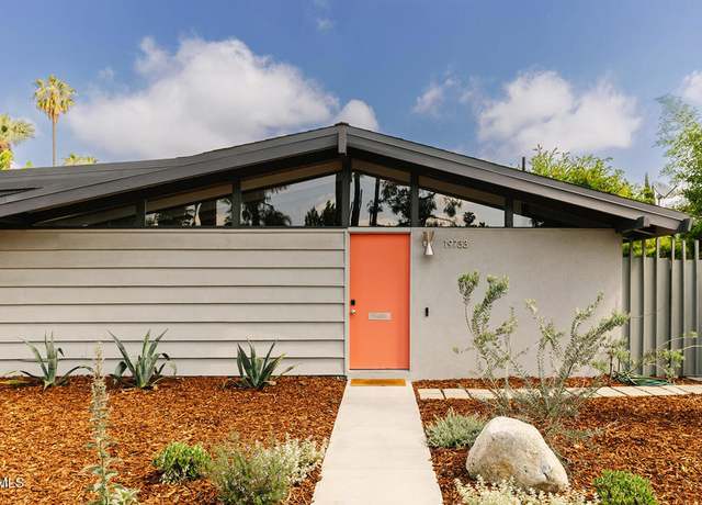 Property at 19733 Victory Blvd, Woodland Hills, CA 91367, 4 beds, 2.5 baths