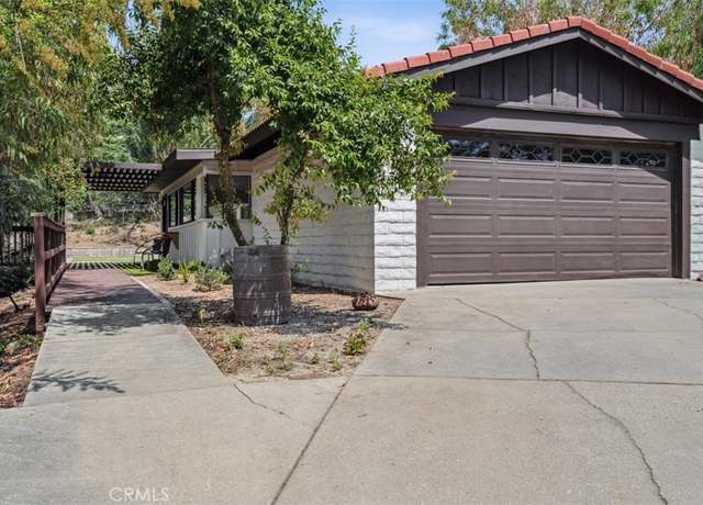 Property at 11707 Pendleton Rd, Yucaipa, CA 92399, 4 beds, 3 baths