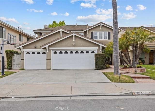 Property at 15291 Flintridge Ln, Huntington Beach, CA 92647, 4 beds, 3 baths
