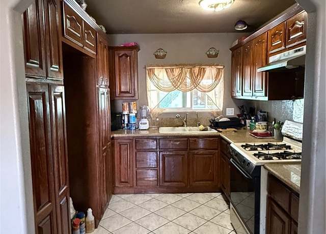 Property at 777 S Temescal St #14, Corona, CA 92879, 4 beds, 2 baths