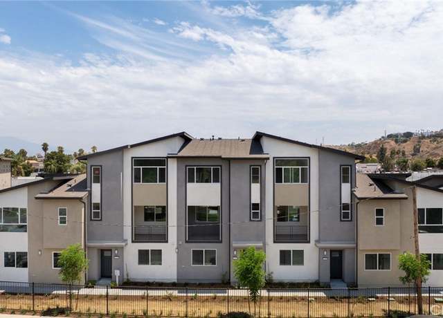 Property at 1172 Santo Antonio Dr, Colton, CA 92324, 2 beds, 2.5 baths