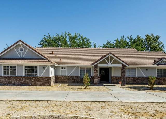 Property at 3807 Paula Ln, Lancaster, CA 93535, 3 beds, 3 baths