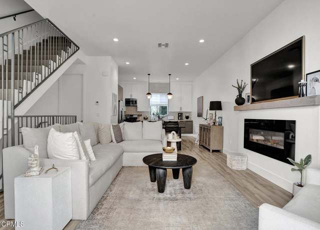 Property at 5662 Hazeltine Ave, Sherman Oaks, CA 91401, 4 beds, 3 baths