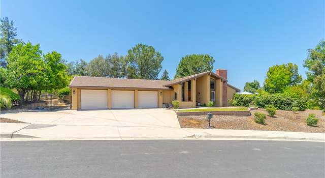Photo of 712 Buckingham Dr, Redlands, CA 92374