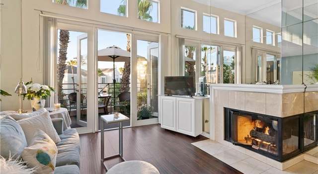 Photo of 2233 Martin #422, Irvine, CA 92612